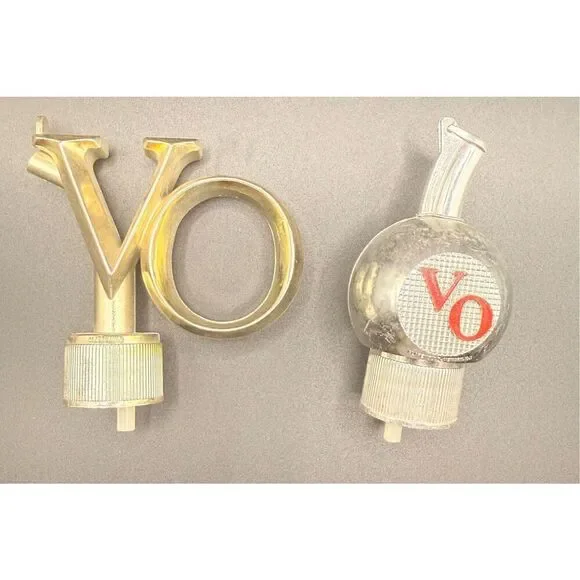 Mid-Century Advertising Liquor Bottle Pourers Plastic Barware, Seagrams, Imperia - Picture 5 of 10